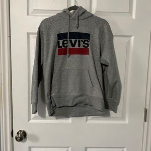 Grey Levi’s hoodie